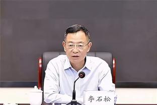 霍里：萧华和裁判携手让比赛没了防守 做什么都是犯规